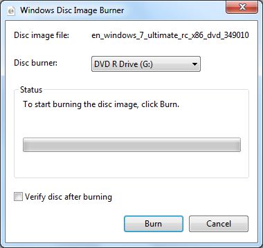 MagicDisc u notification area s prikazom više virtualnih CD/DVD uređaja