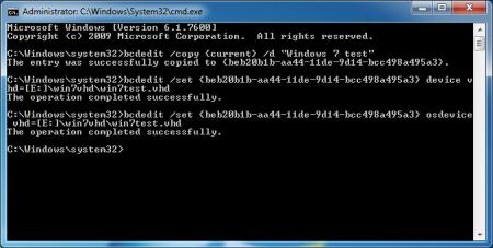 Windows 7 boot izbornik s prikazanim opcijama za odabir OS-a Boot izbornik s tri opcije — XP, Win7 i Win7 test